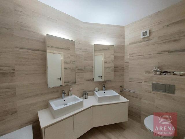 Luxury 2-Bed Apartment for Sale in Protaras – photo 21