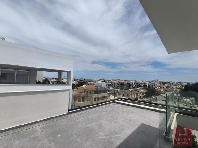 penthouse-6a3a5eb78e383-3.jpg