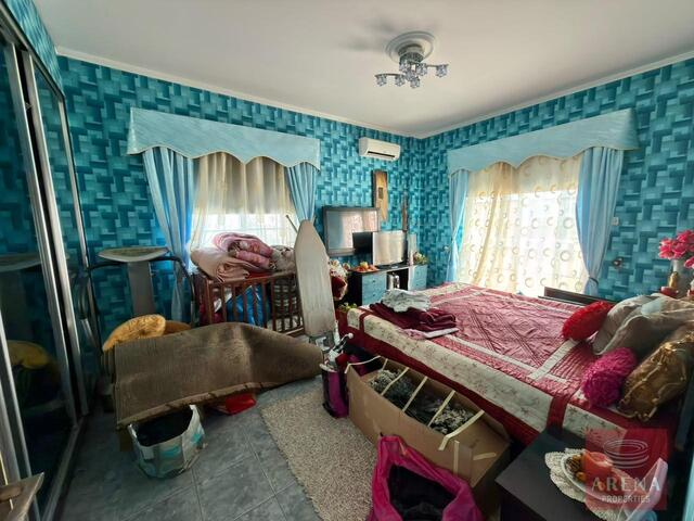 detachedHouse-6a71bbe794704.jpg