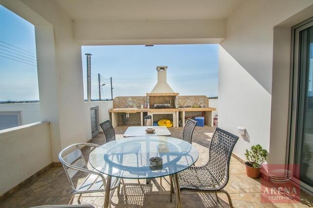 detachedHouse-4-villa-4bed-frenaros-3932-1.jpg