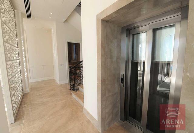 5 Bed Villa in Pervolia – photo 10