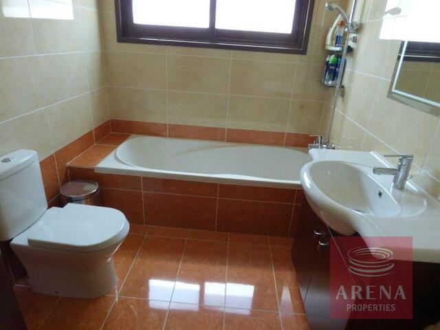 detachedHouse-20-5-BED-HOUSE-IN-ARADIPPOU-6180.jpg