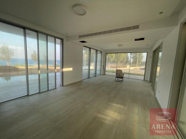 detachedHouse-9-SEAFRONT-VILLA-IN-AYIA-TRIADA-6597.jpeg