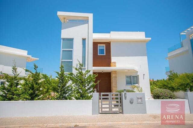 detachedHouse-3-Villa-in-Protaras-5267.jpeg
