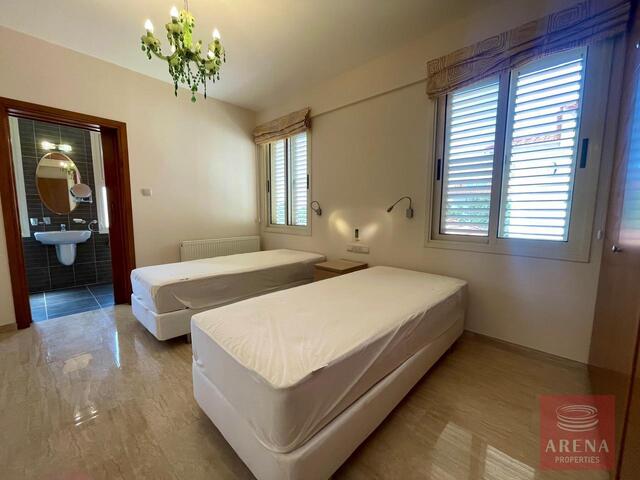detachedHouse-16-5-BED-VILLA-IN-PERVOLIA-8296.jpg