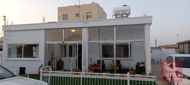 bungalow-1-2-bed-bungalow-in-derynia-6062.jpg
