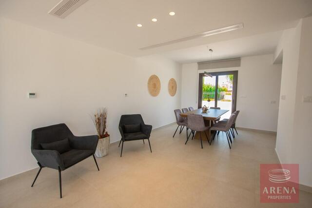 Luxury 5-Bedroom Seafront Villa in Ayia Thekla – photo 14