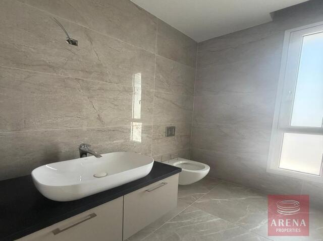 2 Bed Penthouse in New Marina Area – photo 26