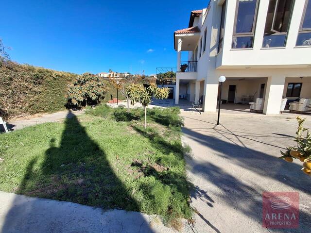 detachedHouse-4-7-BED-VILLA-KALAVASSOS-9083.jpg
