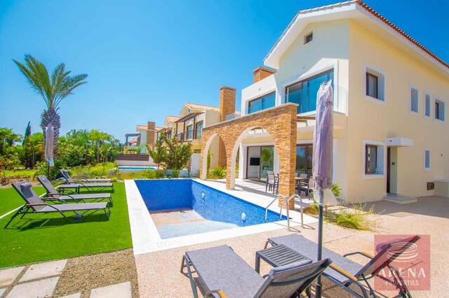 Luxury 5-Bedroom Seafront Villa in Ayia Thekla – photo 3