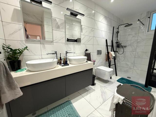 detachedHouse-69ca52ddbe564.jpg