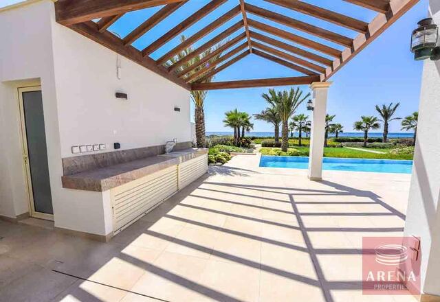 6 Bed Villa in Pervolia – photo 5