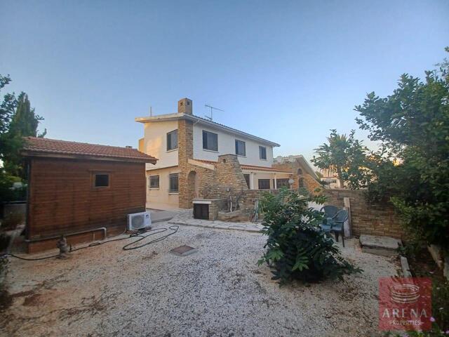 detachedHouse-11-3-BED-VILLA-IN-PYLA-7456.jpg