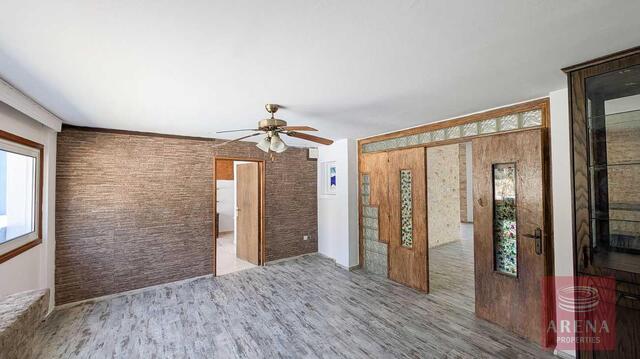 detachedHouse-6a3d67c8a6f08-1.jpg