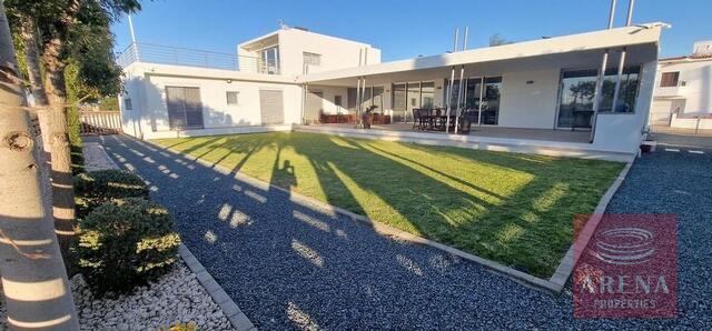 bungalow-69c15378ada4b.jpg