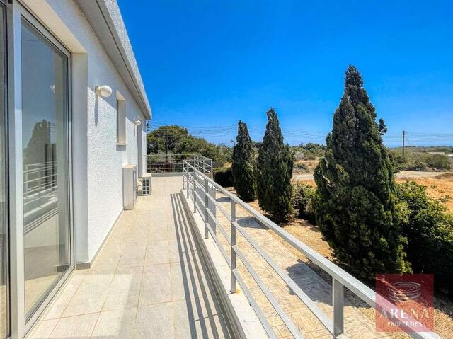 5 Bedrooms Villa in Protaras – photo 8