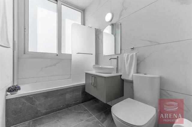 detachedHouse-6a3e7d5f6e426.jpg
