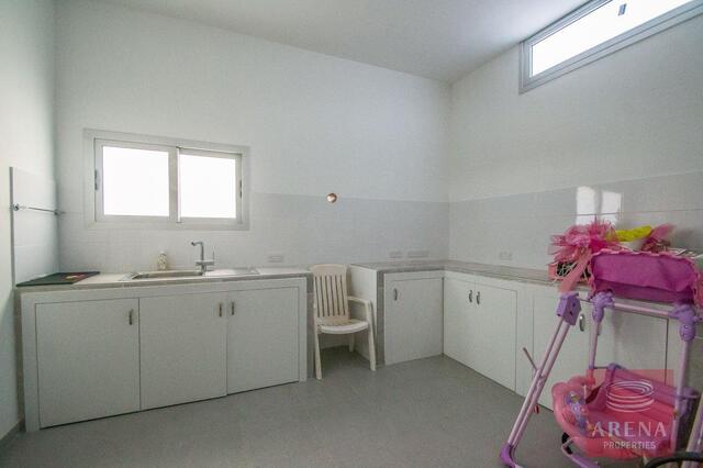 detachedHouse-20-villa-4bed-frenaros-3932-1.jpg