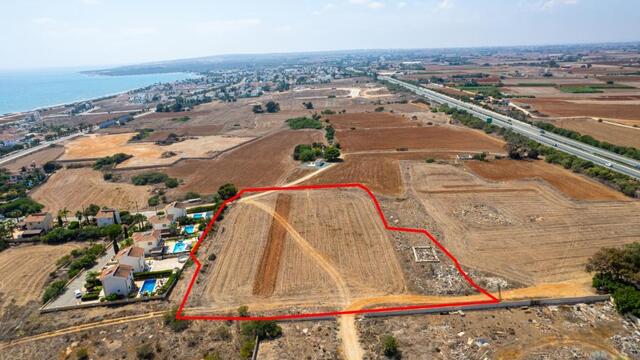 Touristic field in Agia Thekla – photo 3