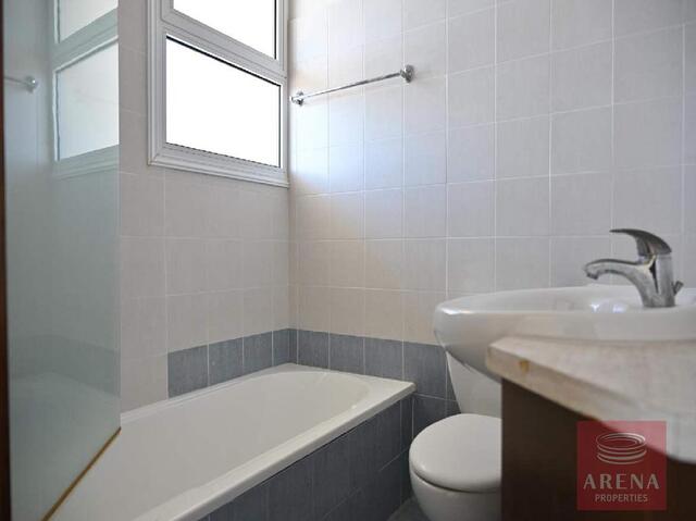 Modern 3-Bedroom House In Oroklini – photo 13