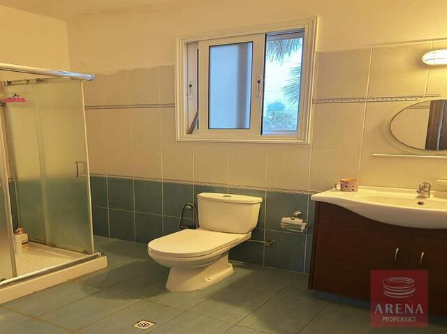 apartment-6a05ada255843-5.jpg