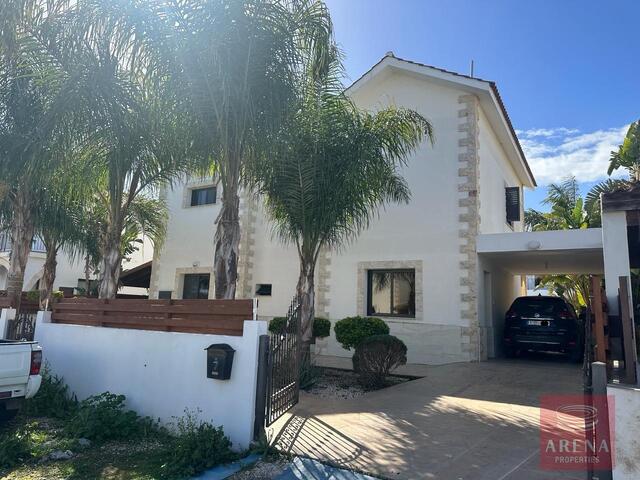 detachedHouse-7-3-bed-villa-inFrenaros-7948.jpg