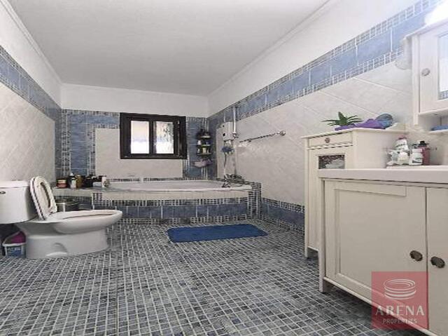 detachedHouse-69e0a15b02d49-2.jpg