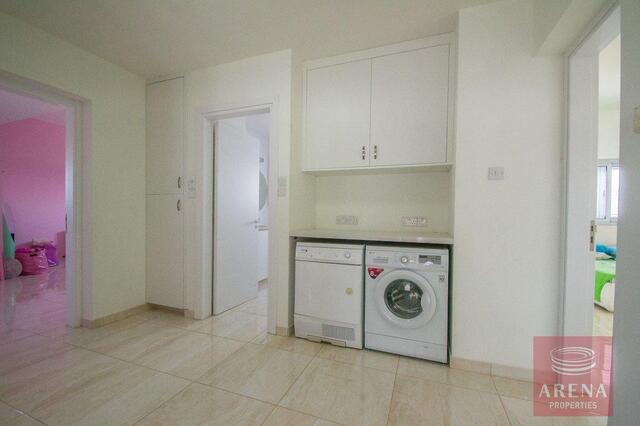 detachedHouse-14-villa-4bed-frenaros-3932-1.jpg