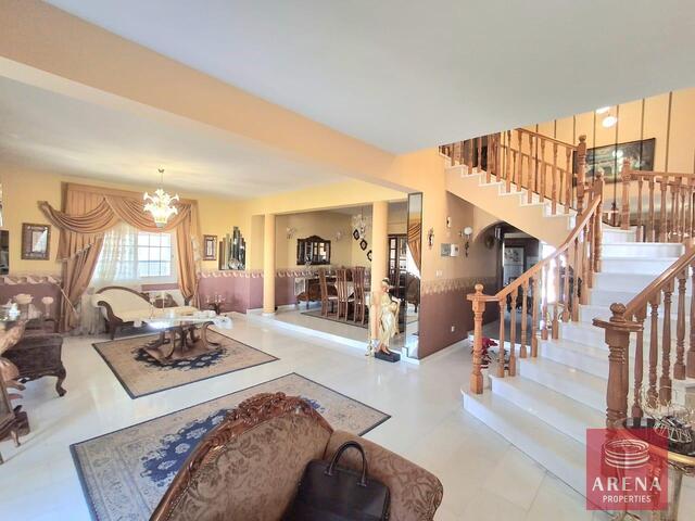 detachedHouse-5-5-BED-VILLA-LIVADIA-9182-6.jpg