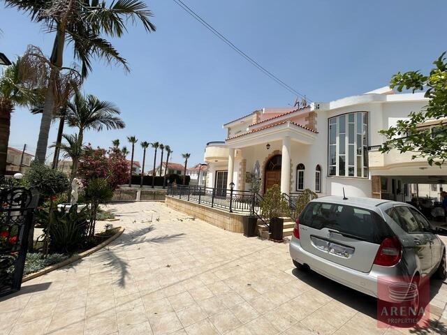 detachedHouse-6-VILLA-DEKELIA-8254.jpg