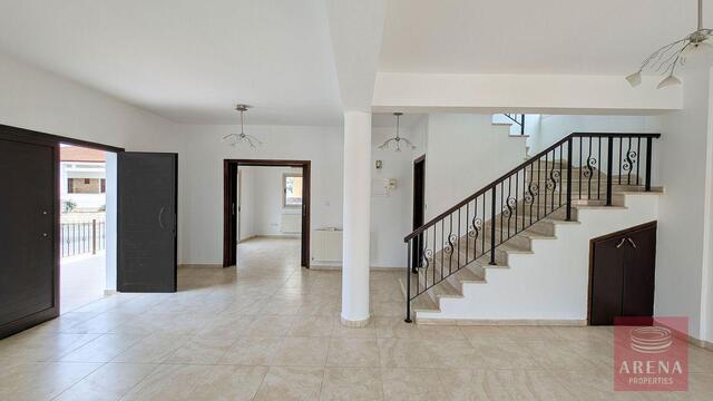 3 Bedroom Semi-Detached Villa in Aradippou – photo 4