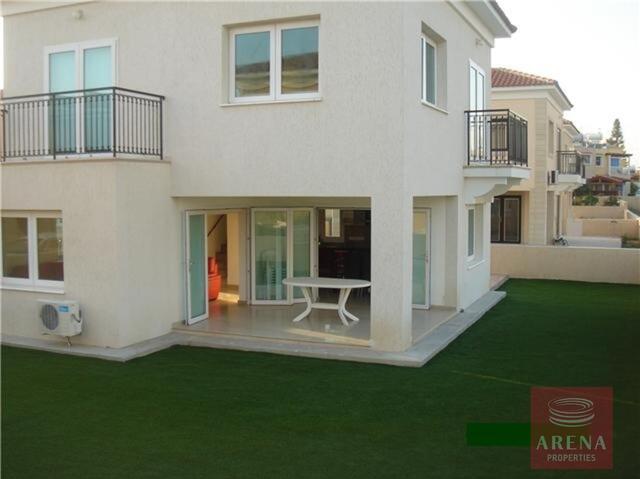 Detached 3 Bedroom House for Rent in Oroklini – Just 100 Metres from the Beach – photo 2