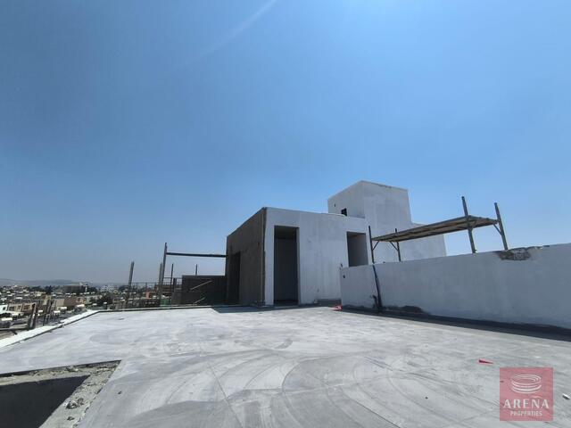 penthouse-6a3a4a0256b49-1.jpg