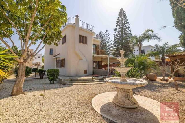 4-Bedroom Villa in the Pernera Area of Protaras – photo 2