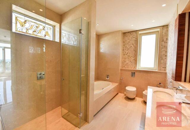 6 Bed Villa in Pervolia – photo 14
