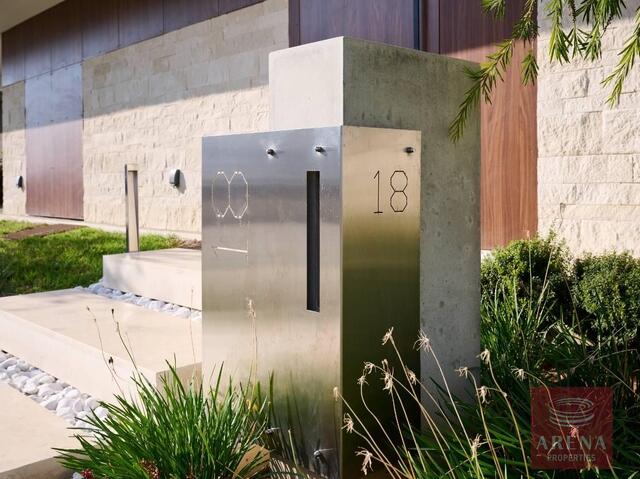 detachedHouse-69f31a1f3c775-3.jpg