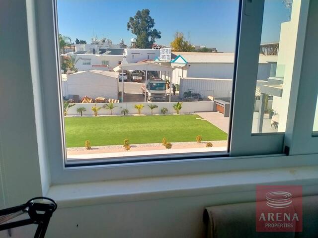 detachedHouse-14-4-bed-villa-paralimni-7492.jpg