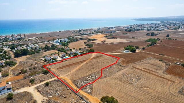 Touristic field in Agia Thekla – photo 2