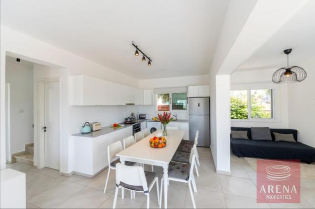 detachedHouse-14-4-BED-VILLA-AYIA-THEKLA-5190.jpg