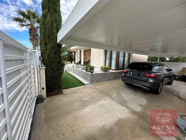 detachedHouse-4-4-BED-VILLA-IN-LARNACA-8978.jpg
