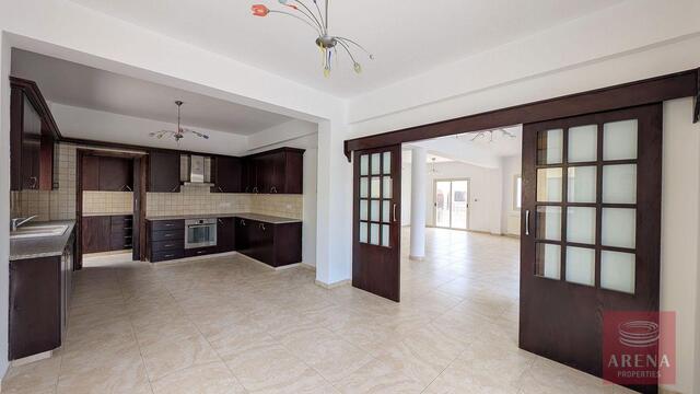 3 Bedroom Semi-Detached Villa in Aradippou – photo 10