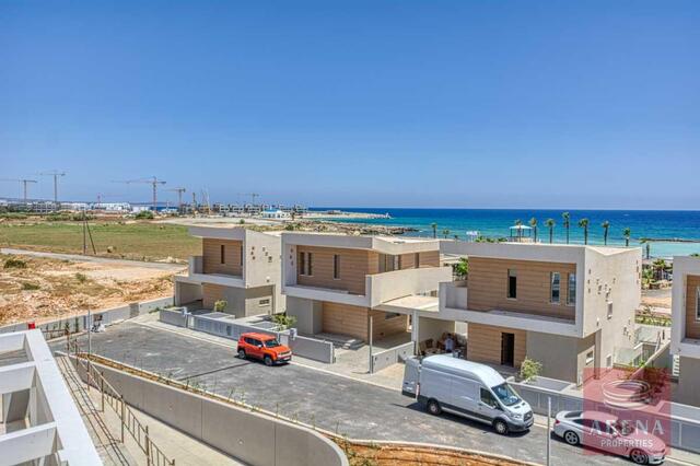 apartment-9-seafront-apartment-in-ayia-napa-6226-1.jpg