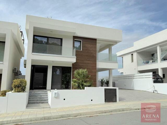 Modern Luxury Villa in Pyla – photo 1