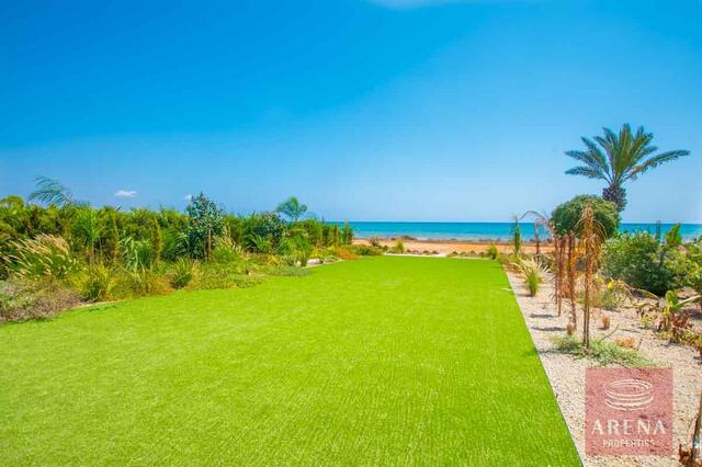 Luxury 5-Bedroom Seafront Villa in Ayia Thekla – photo 5