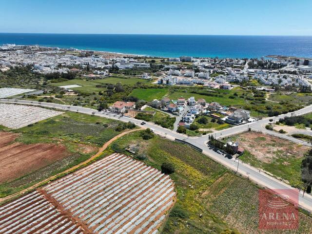 Luxury Villa with Private Roof Garden in Ayia Napa – photo 6