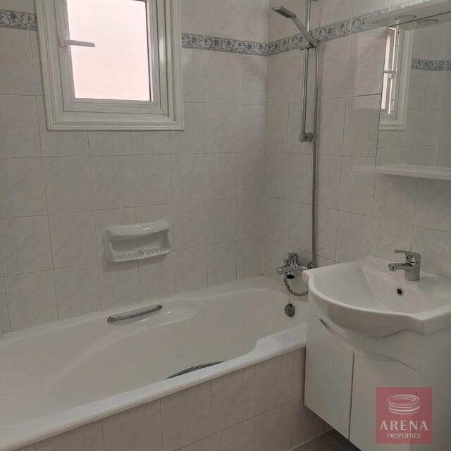 2-Bedroom Apartment for Rent in Oroklini-Dekelia Road – photo 12