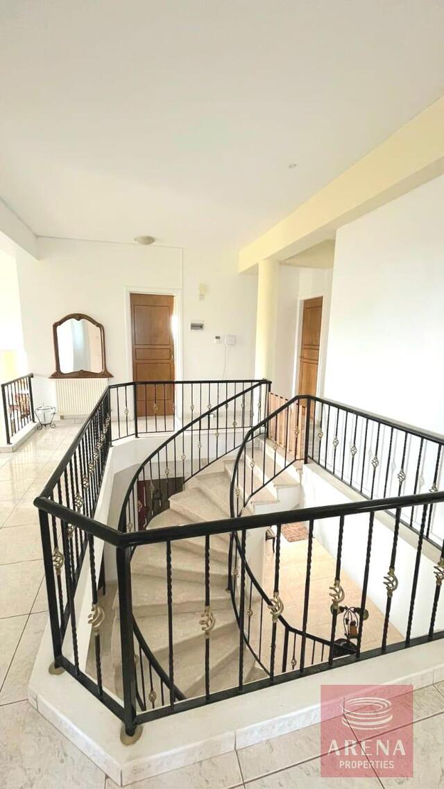 detachedHouse-34-VILLA-IN-ANAFOTIDA-9094.jpg