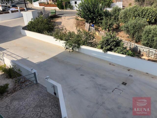 detachedHouse-27-4-BED-VILLA-IN-PARALIMNI-7728.jpg