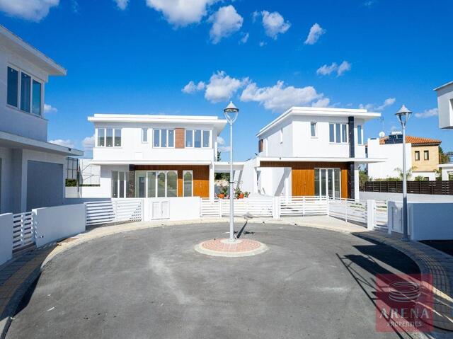 detachedHouse-69fc7b97f1cb4-2.jpg