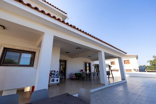 detachedHouse-12-5-bed-villa-kiti-10152.jpeg